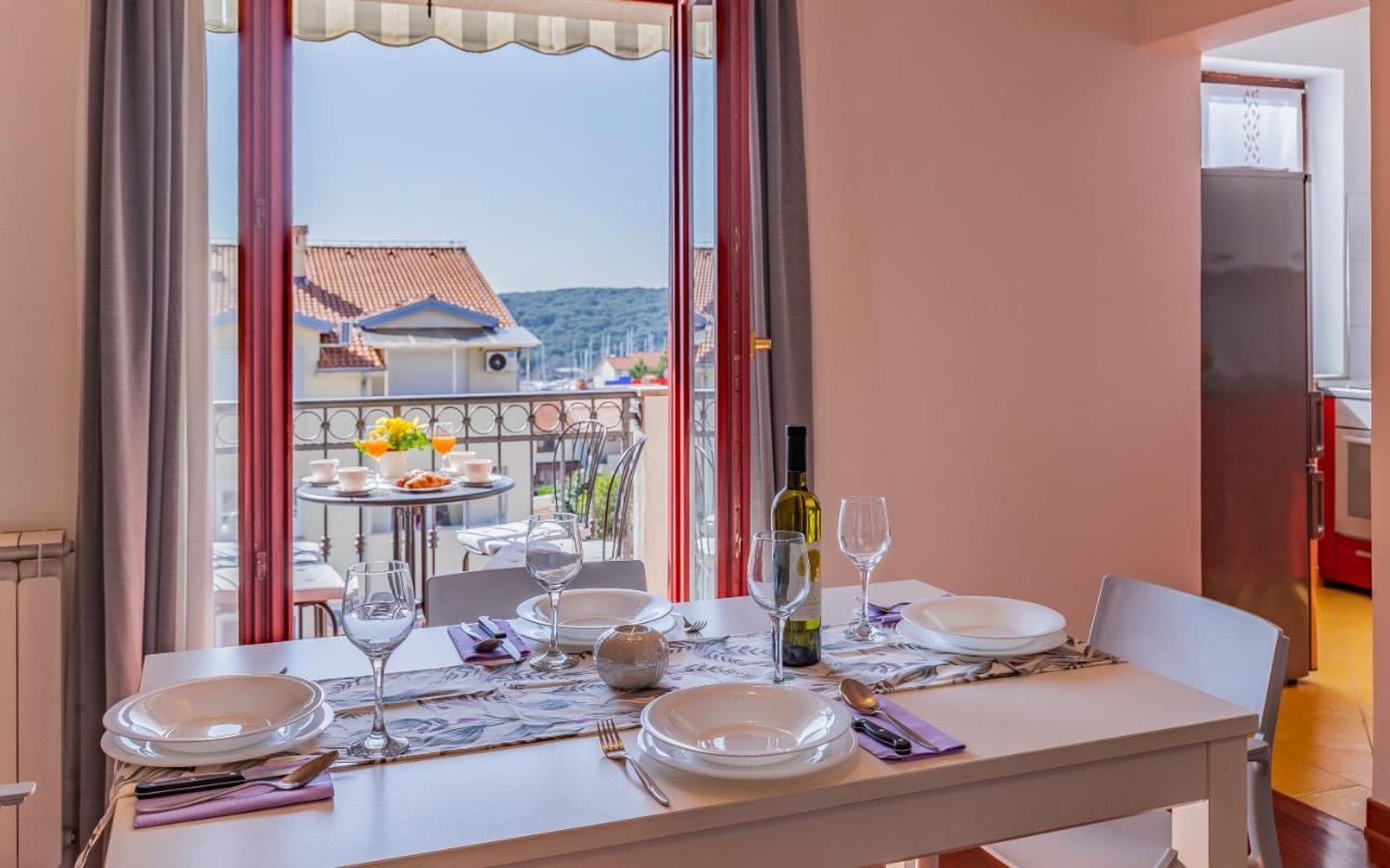 Apartment Green Pula, Family Friendly, Comfortable, Free Parking And Wifi ภายนอก รูปภาพ