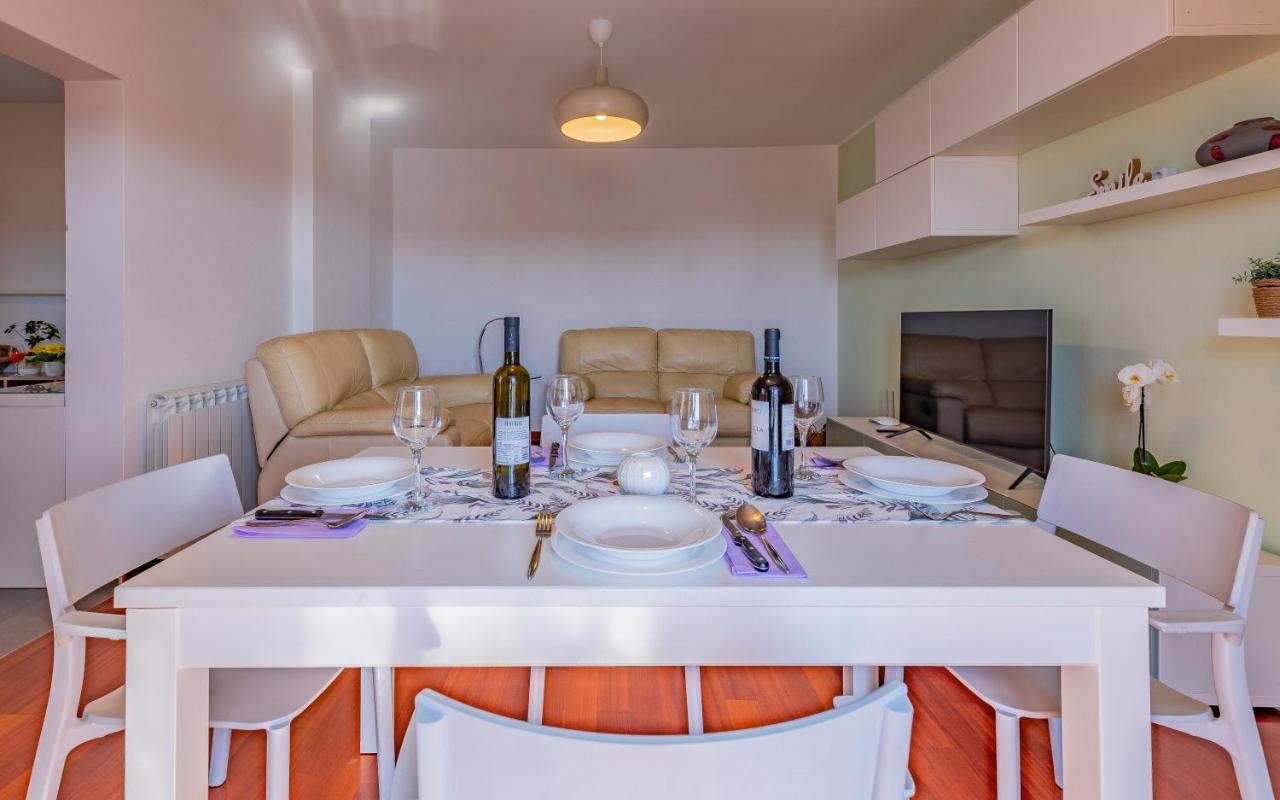 Apartment Green Pula, Family Friendly, Comfortable, Free Parking And Wifi ภายนอก รูปภาพ